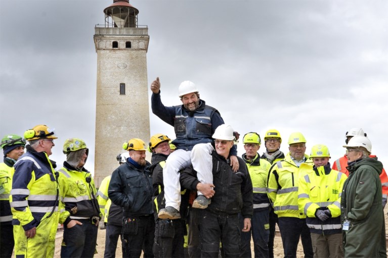 Denen verhuizen iconische vuurtoren van 722 ton 70 meter landinwaarts