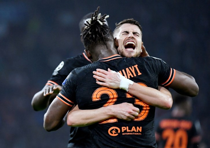 Invaller Michy Batshuayi smeert Ajax eerste nederlaag van het seizoen aan