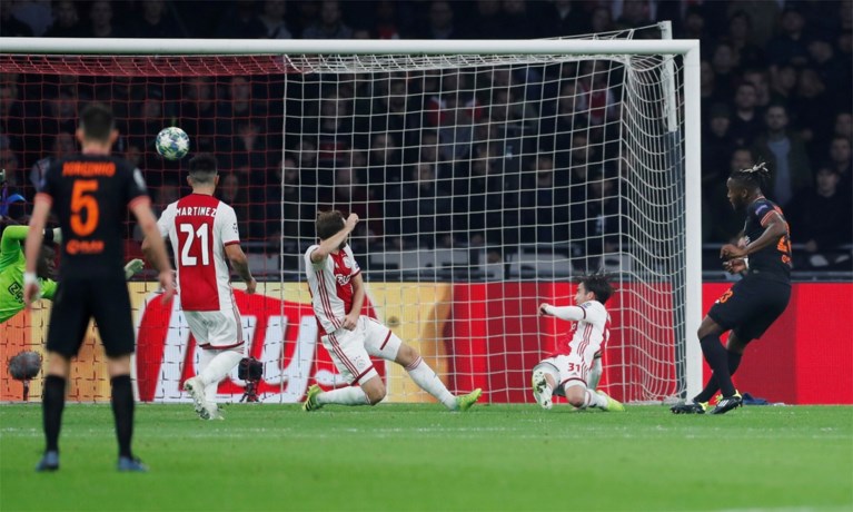 Invaller Michy Batshuayi smeert Ajax eerste nederlaag van het seizoen aan
