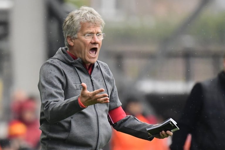 Onze Antwerp-watcher David Van den Broeck vindt dat niet enkel Bölöni schuld treft: de spelers zijn te veel met zichzelf bezig