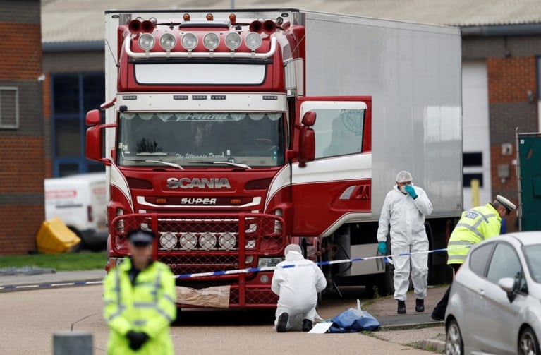 Britse politie: “Oplegger met 39 lichamen kwam via Zeebrugge”