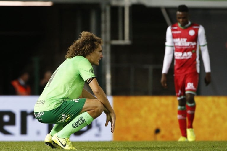 KV Oostende blijft na nederlaag tegen Zulte Waregem zowel financieel als sportief ploeteren