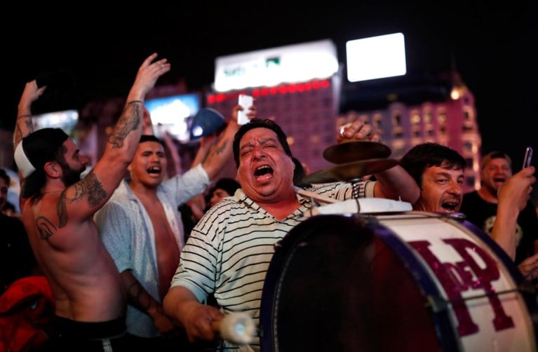Oppositiekandidaat heeft aan één verkiezingsronde genoeg om Argentijnse president Macri te verslaan