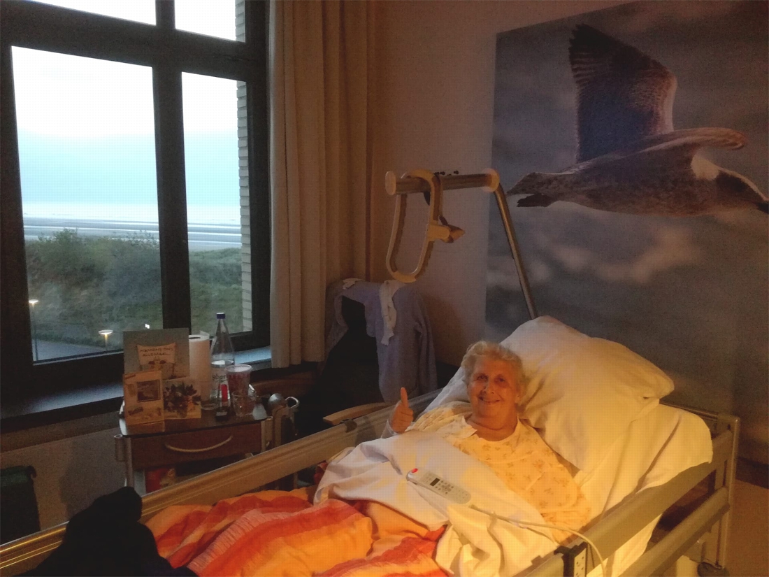 Lena (66) zoekt dokter die haar leven redde: “Zonder hem zou ze er niet meer geweest zijn”