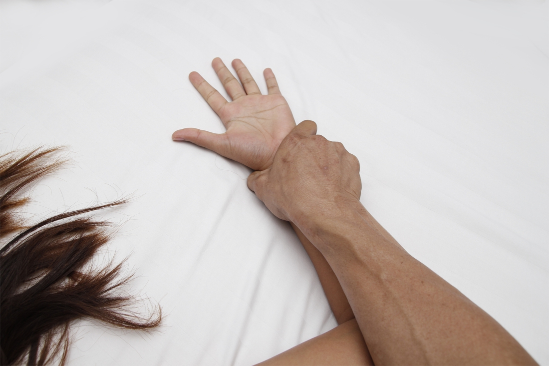Man veroordeeld voor herhaaldelijk verkrachten van slapende vriendin, koppel ondertussen getrouwd