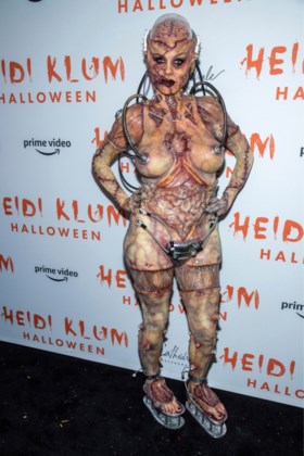 Na dertien uur in de grime: Heidi Klum onthult eindelijk haar Halloweenkostuum