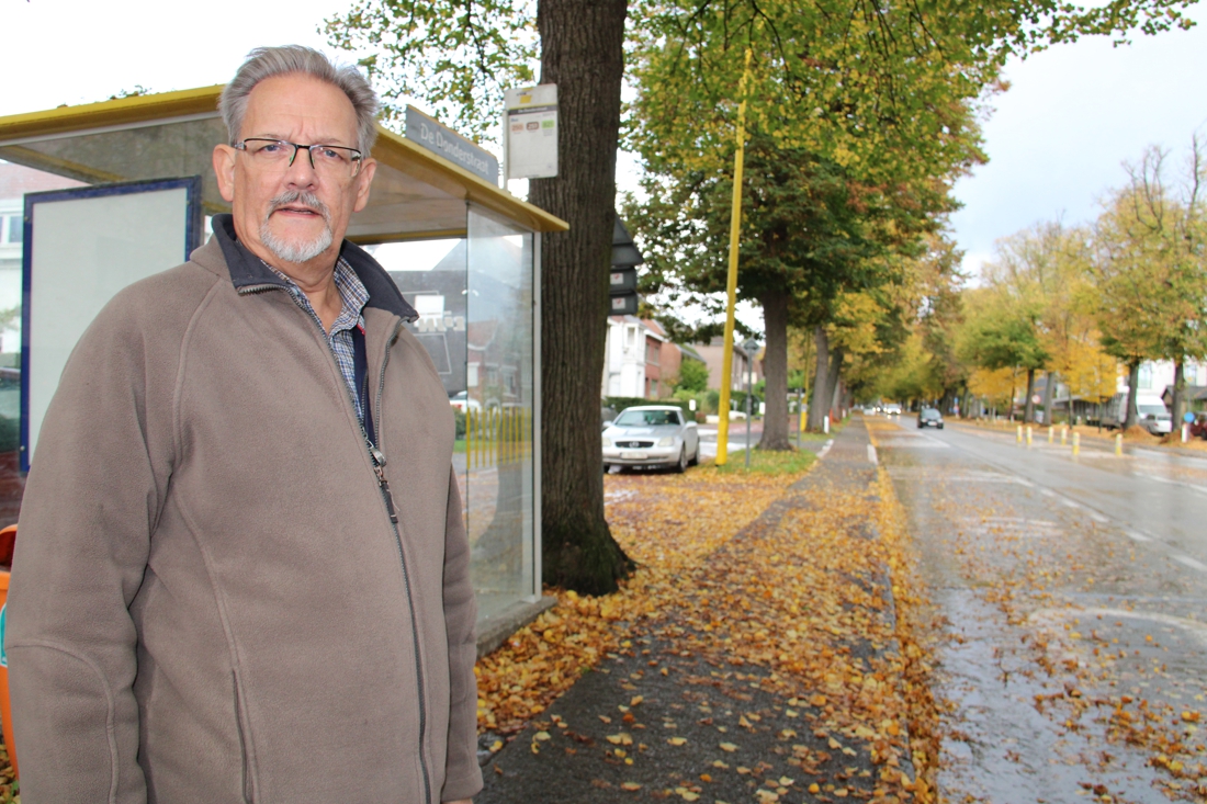 Tot tien bussen van De Lijn rijden ’s ochtends niet uit (en bussen die wel rijden zitten zo vol dat ze niet stoppen om reizigers op te pikken)