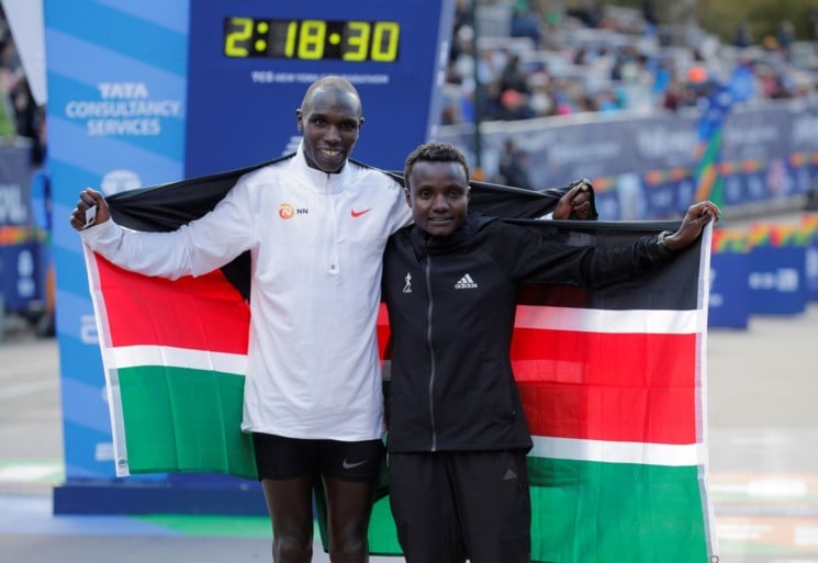 Zeges voor Kenianen Geoffrey Kamworor en Joyciline Jepkosgei in legendarische marathon van New York