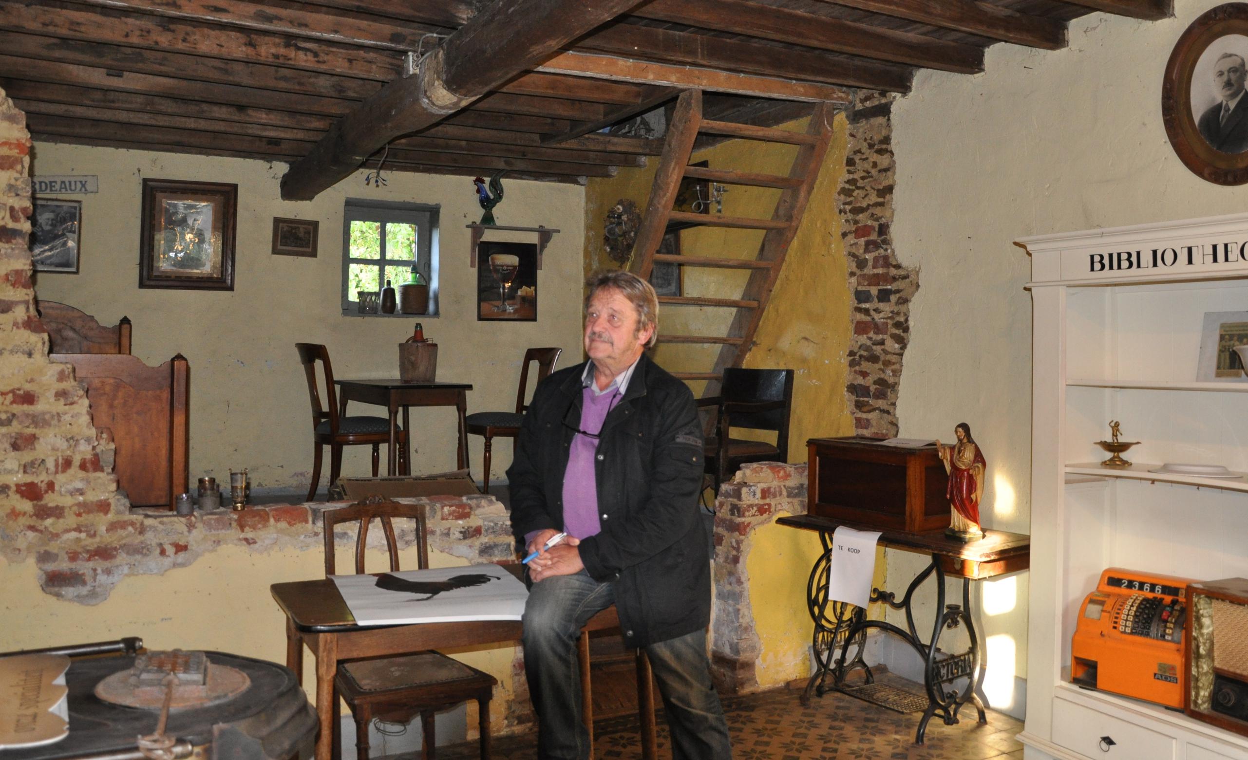 Karakteristieke hoeve van 1850 en omliggende velden staan te koop