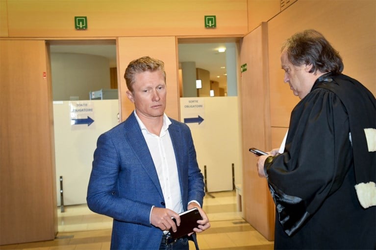 Wielrenners Vinokourov en Kolobnev ondanks twee officiële bankoverschrijvingen niet naar cel voor “herenakkoord” van 150.000 euro in Luik-Bastenaken-Luik