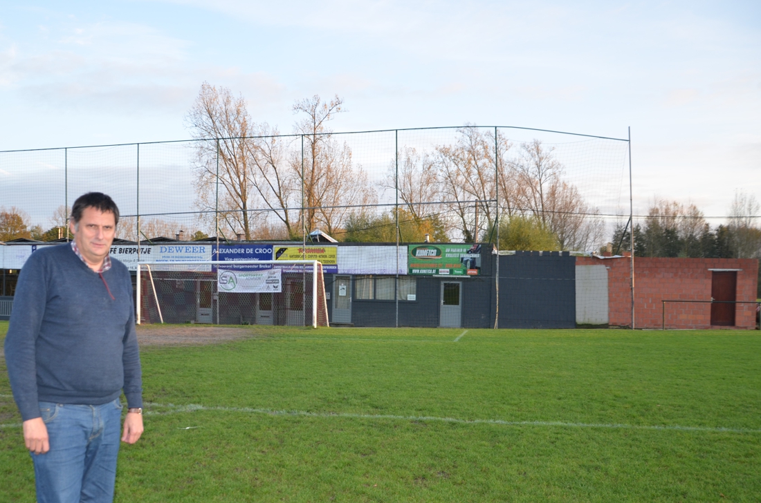 Standaard Michelbeke blijft zonevreemd: “Overheid laat club met 100 spelers in steek”