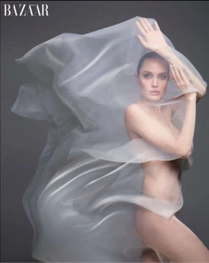 Angelina Jolie poseert naakt en praat openhartig over haar scheiding