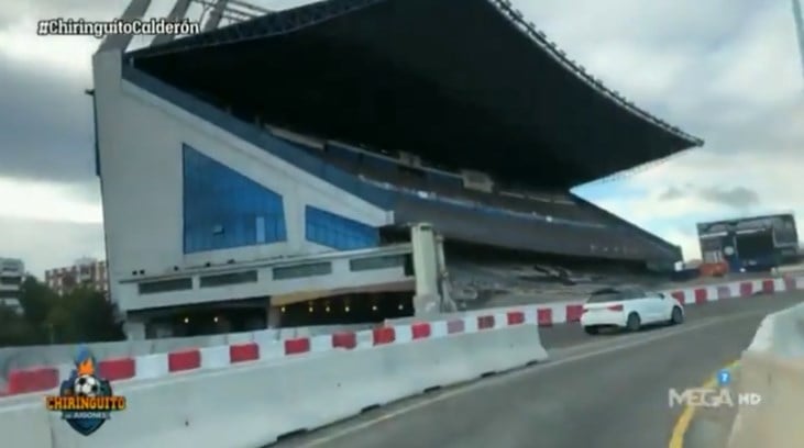 Video De Hoofdtribune Staat Er Nog Maar Plots Loopt Er Ook Het Nieuwsblad Mobile