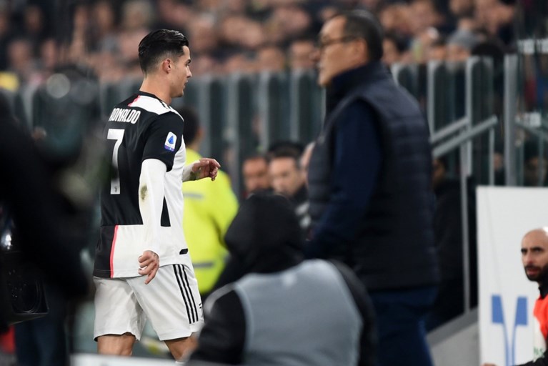 Boze Cristiano Ronaldo verlaat stadion na vroege wissel, vervanger Paul Dybala kroont zich tot matchwinnaar