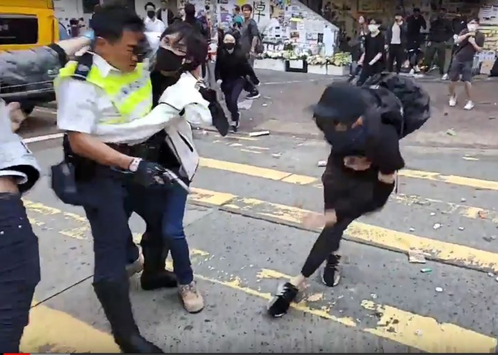 Live gestreamd op Facebook: Agent schiet betoger in de borst, protest in Hongkong dreigt opnieuw te escaleren