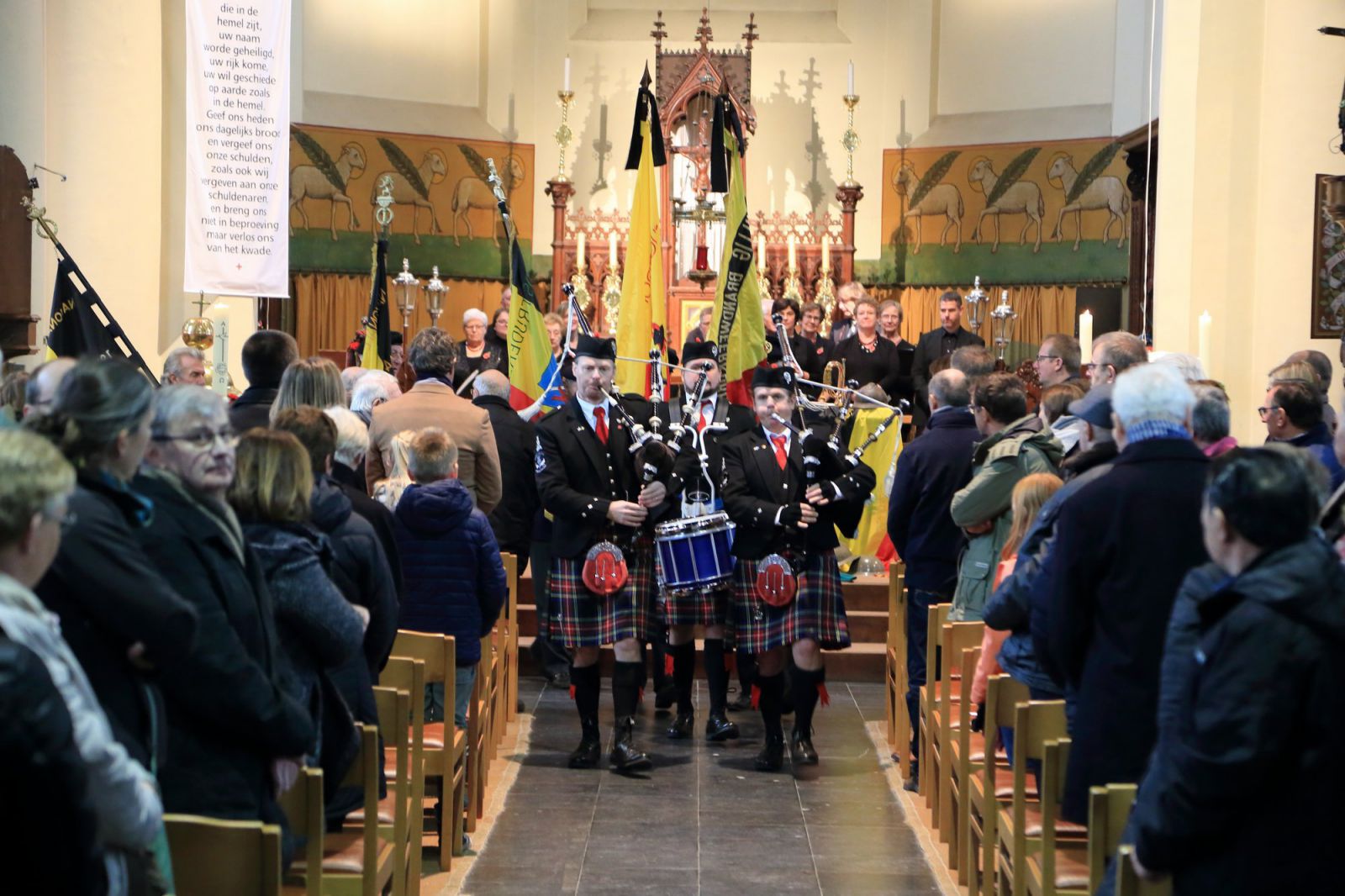 Ruime opkomst voor herdenking Wapenstilstand (Wichelen) - Het Nieuwsblad