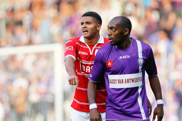 Ex-voetballer Joachim Mununga getuigt over racisme in het Belgische voetbal: “Clubs verplichtten me mijn tranen te verdringen”