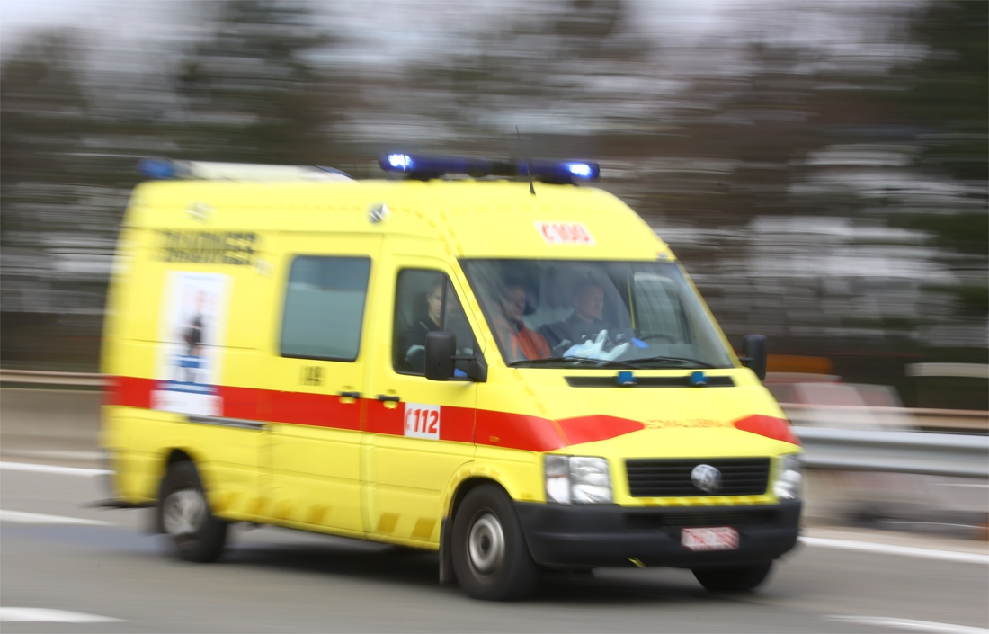 Twee personen naar ziekenhuis na CO-intoxicatie in Elsene - Het Nieuwsblad