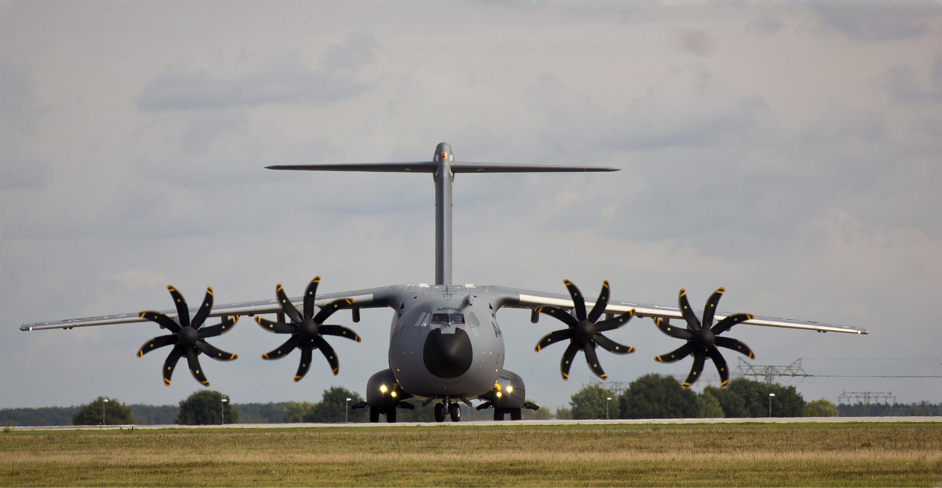 Defensie pompt 50 miljoen in nieuwe vliegtuighangar met kantoorfuncties