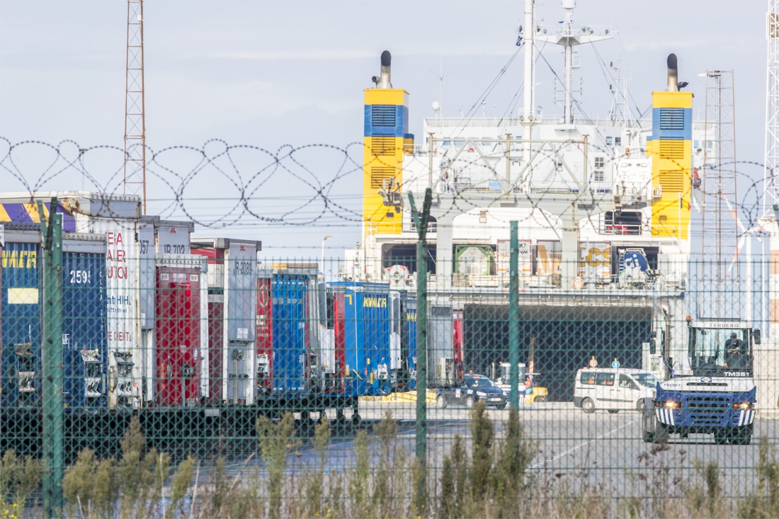 Acht transmigranten in Zeebrugge uit koeltransport gehaald