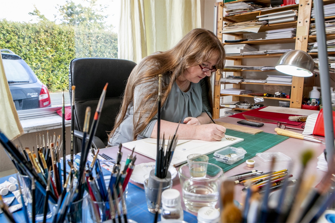 Prisca ontwerpt adel- en wapenbrieven voor edelen en gewone mensen