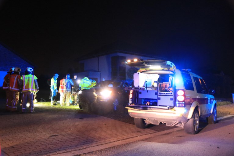 Jonge vader (39) wordt onwel achter het stuur en sterft: man laat zwangere vrouw en dochtertje achter