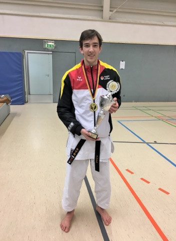 Michiel Vlaminck pakt brons op JKA Cup in Bottrop