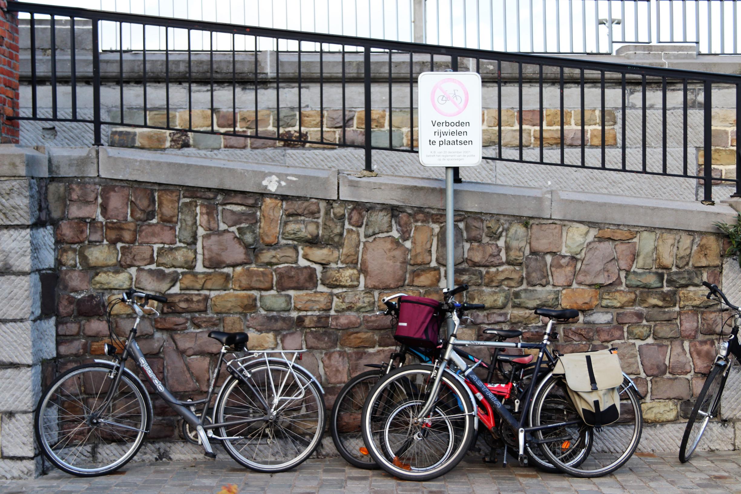 Fietsenstalling aan station veel te klein: gemeenschapswachten zoeken oplossing