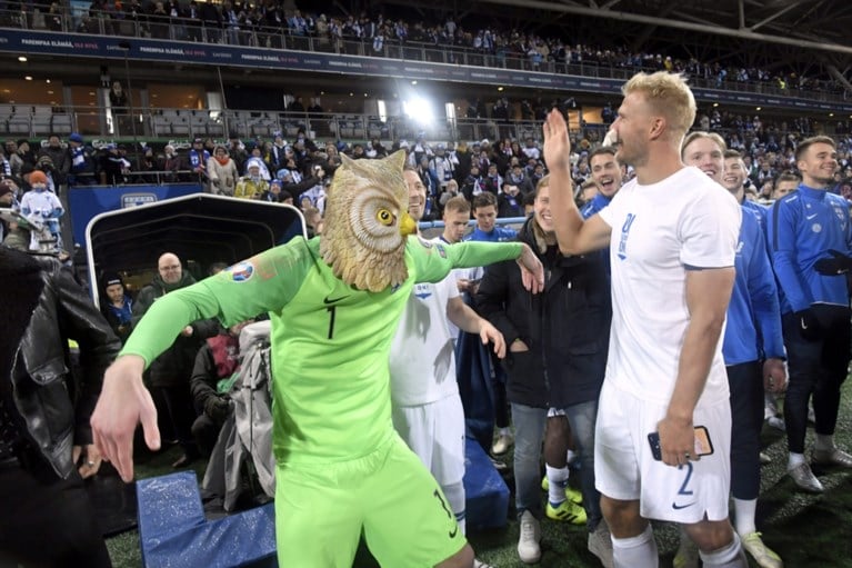 Uitzinnige taferelen in Finland na eerste kwalificatie ooit voor EK voetbal