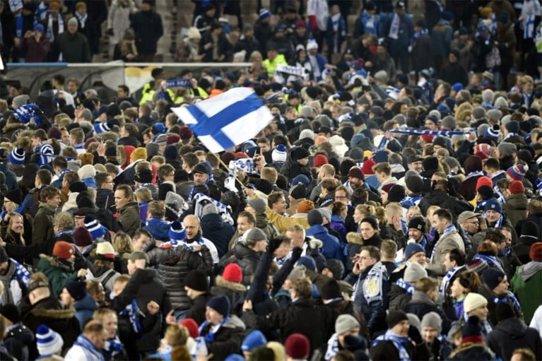 Uitzinnige taferelen in Finland na eerste kwalificatie ooit voor EK voetbal