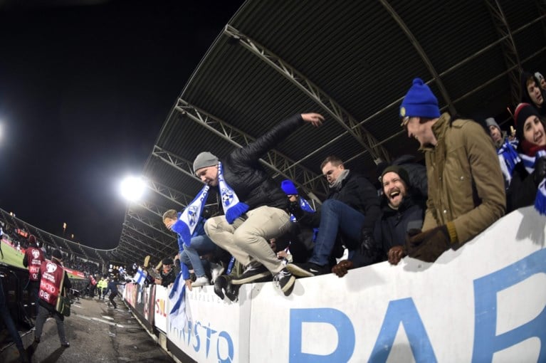 Uitzinnige taferelen in Finland na eerste kwalificatie ooit voor EK voetbal