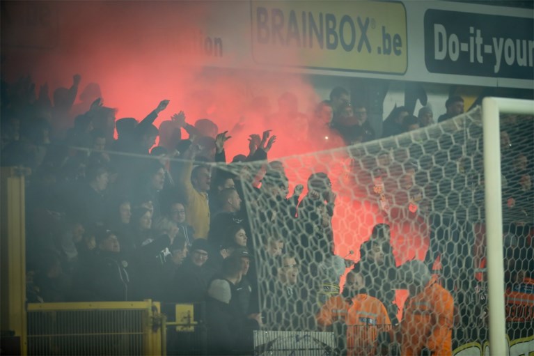 Lokeren-fans eisen ontslag van coach Glen De Boeck: “Ik voel mij totaal niet aangesproken”