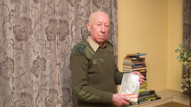 Eén jaar cel gevraagd voor man die zijn huis versierde met nazisymbolen: “Ik wist niet dat het strafbaar was”