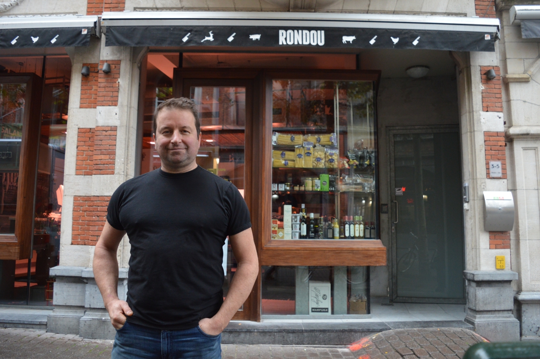 Vlees van de favoriete slager van Jeroen Meus haal je voortaan gewoon uit de muur