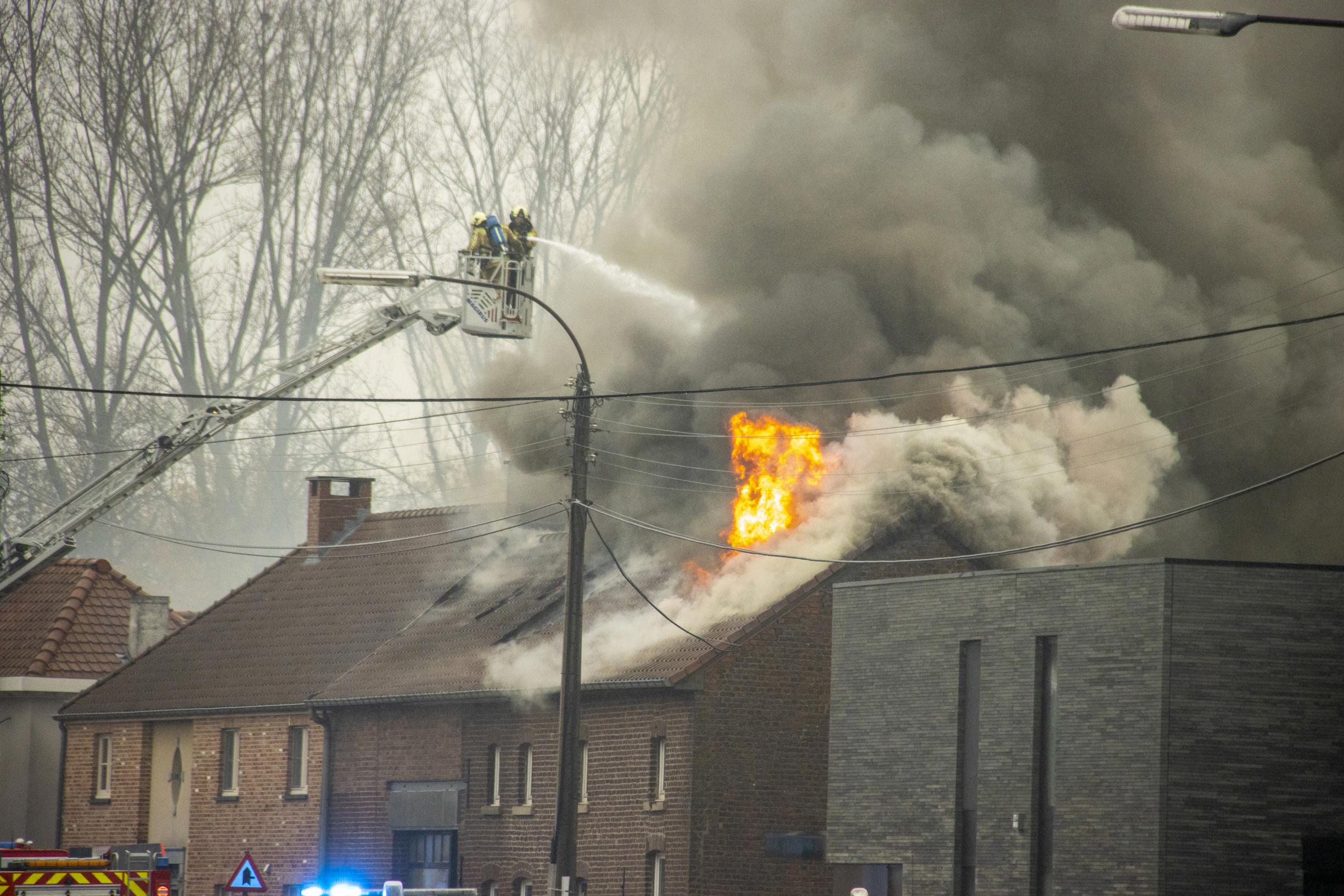 Gezin met drie kinderen dakloos na zware brand
