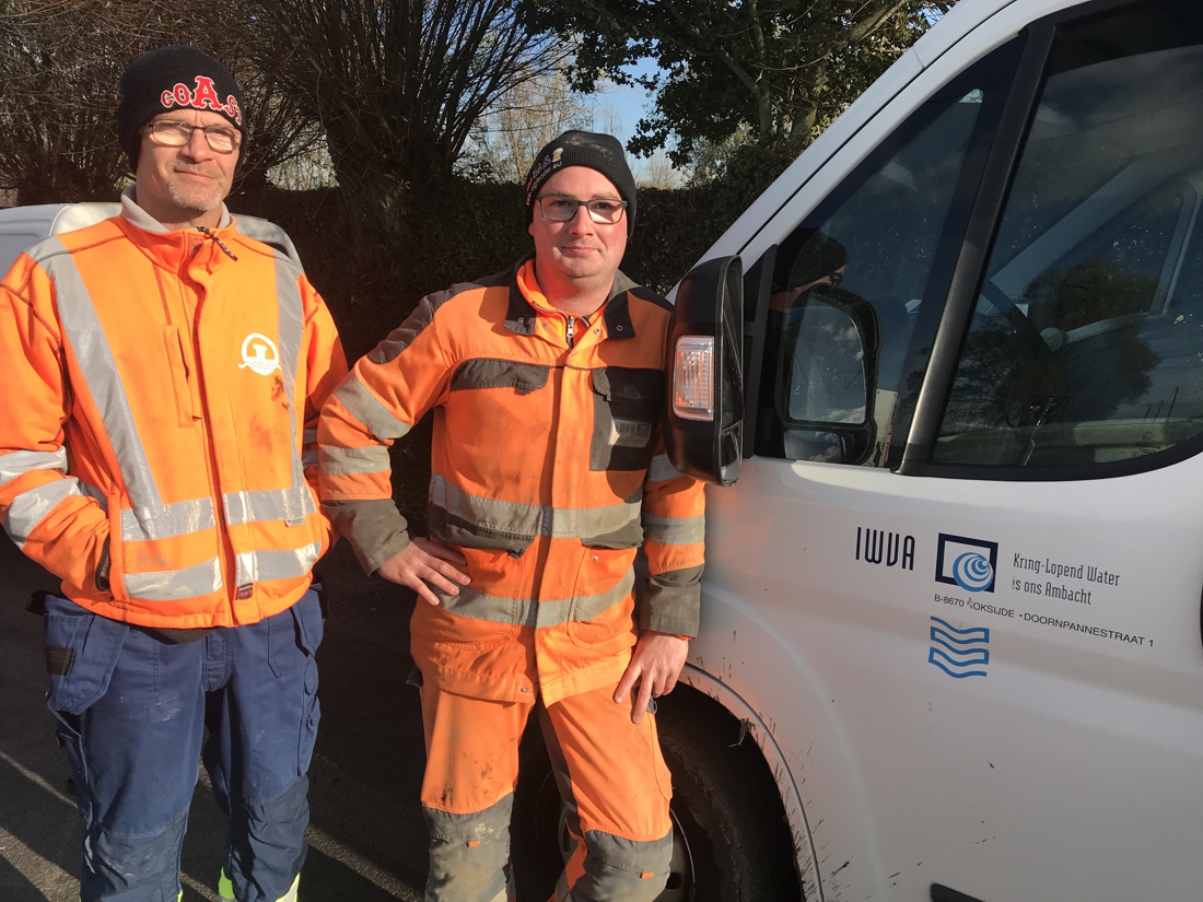 Arbeiders vluchten halsoverkop weg van rokende obus: “We zijn wat gewoon in de Westhoek, maar als er rook is dan zet je het op een lopen, hoor”