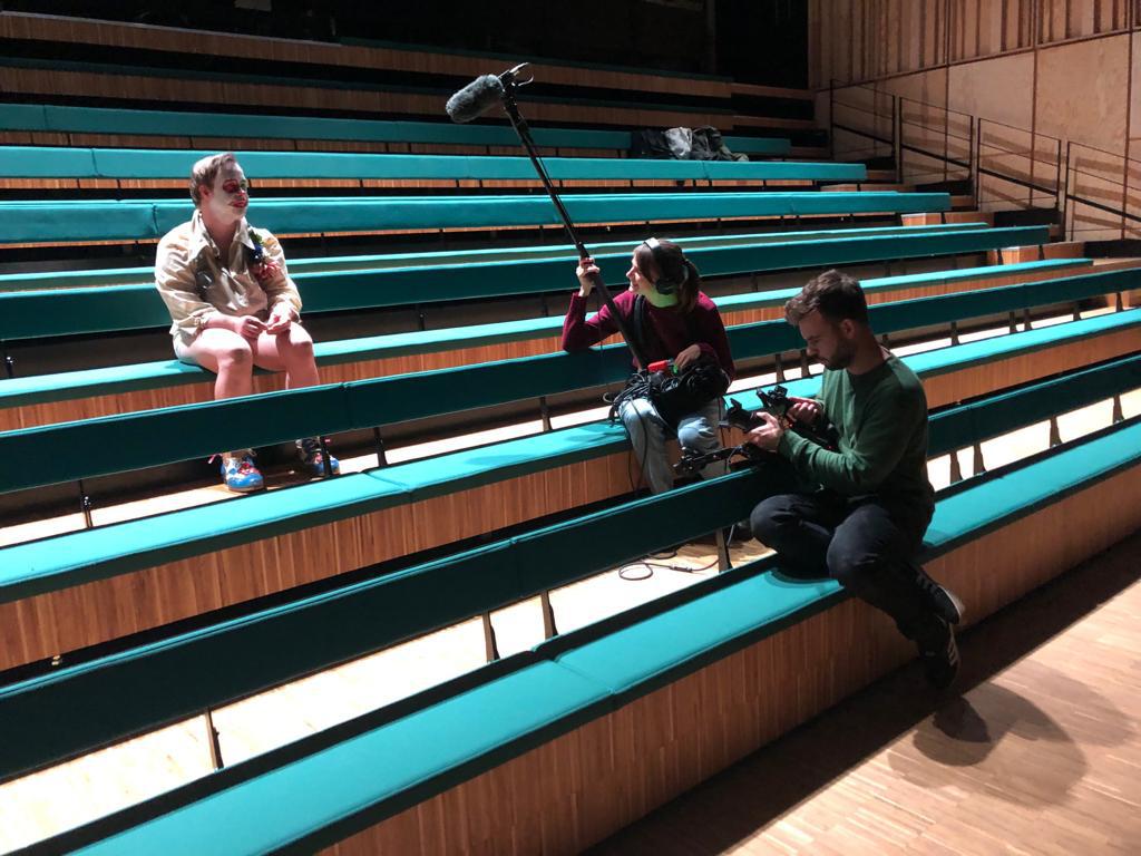 Theater Stap vijf dagen lang in 'Iedereen Beroemd' - Het Nieuwsblad