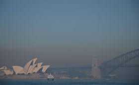 Sydney gehuld in giftige nevel door bosbranden