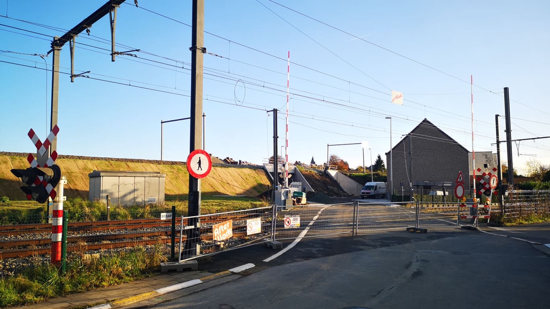 Alle negen spooroverwegen dicht: in de plaats komen tunnels, bruggen en nieuwe wegen