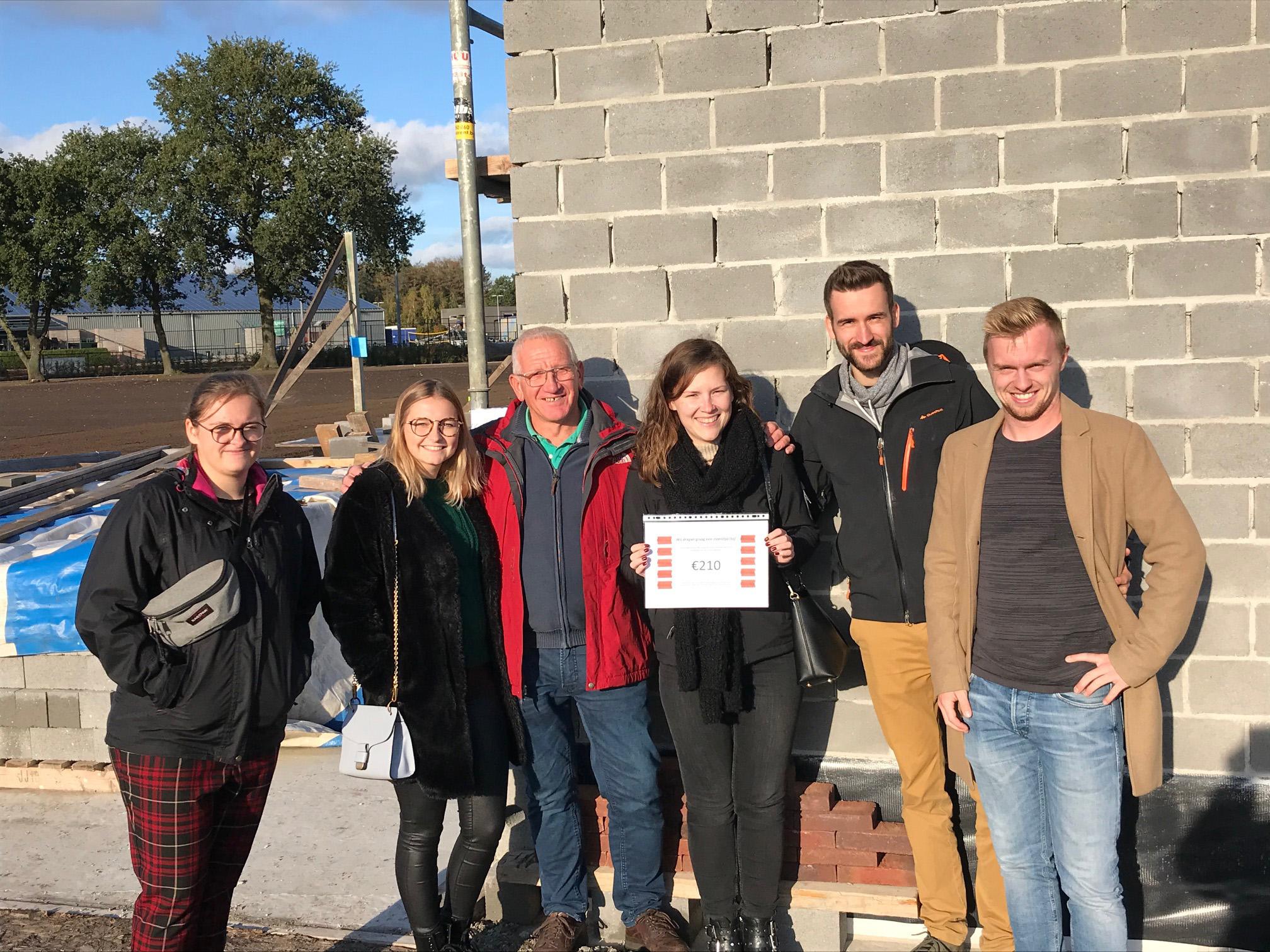 Korfbalclub bouwt lokaal met dank aan bakstenenverkoop