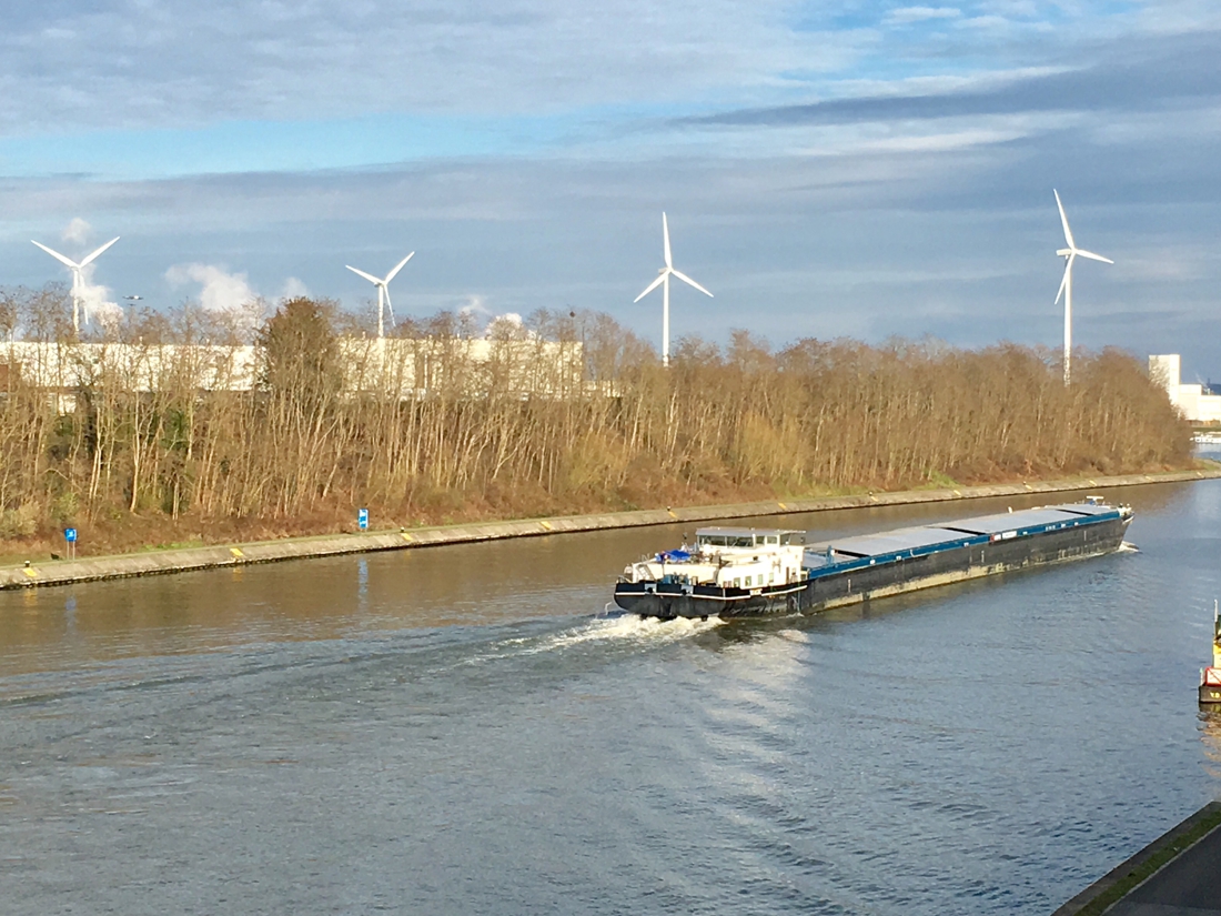 Acht dagen cel voor schieten op verkeersborden langs Albertkanaal