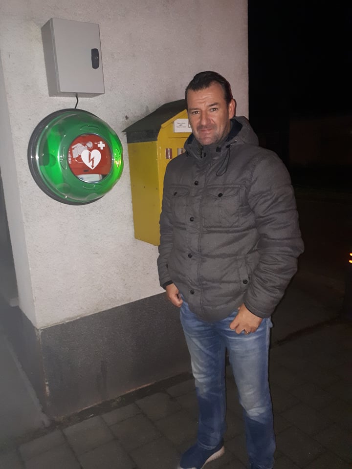 Jan De Beule vraagt aandacht voor AED-toestellen