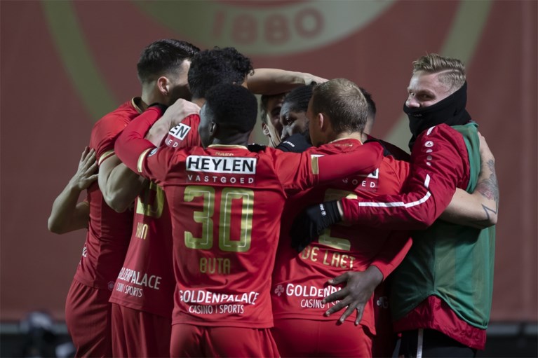 Jubileum in stijl voor Bölöni: Antwerp legt nu ook Gent over de knie