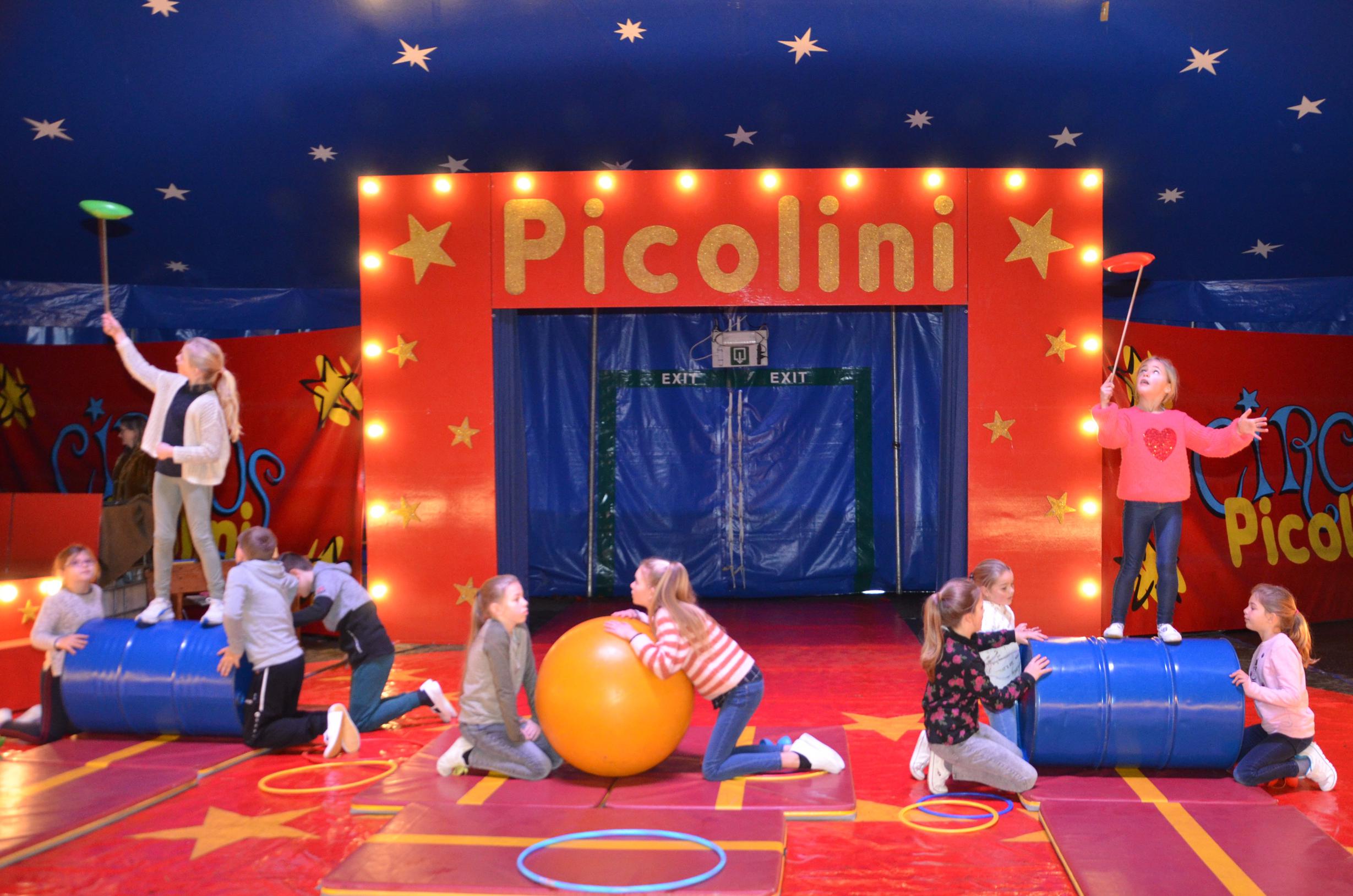 Leerlingen treden op in circus Lilarini