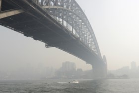 Bosbranden Australië: zwaarste waterbesparing in tien jaar, gevaar voor astma en Belgische crowdfunding