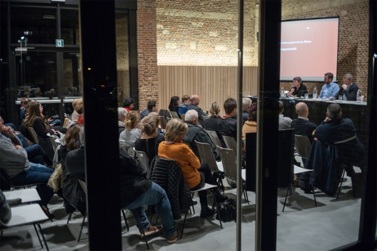 Infoavond over asielcentrum in Bilzen verloopt sereen: “Al hebben we natuurlijk niet iedereen kunnen overtuigen”