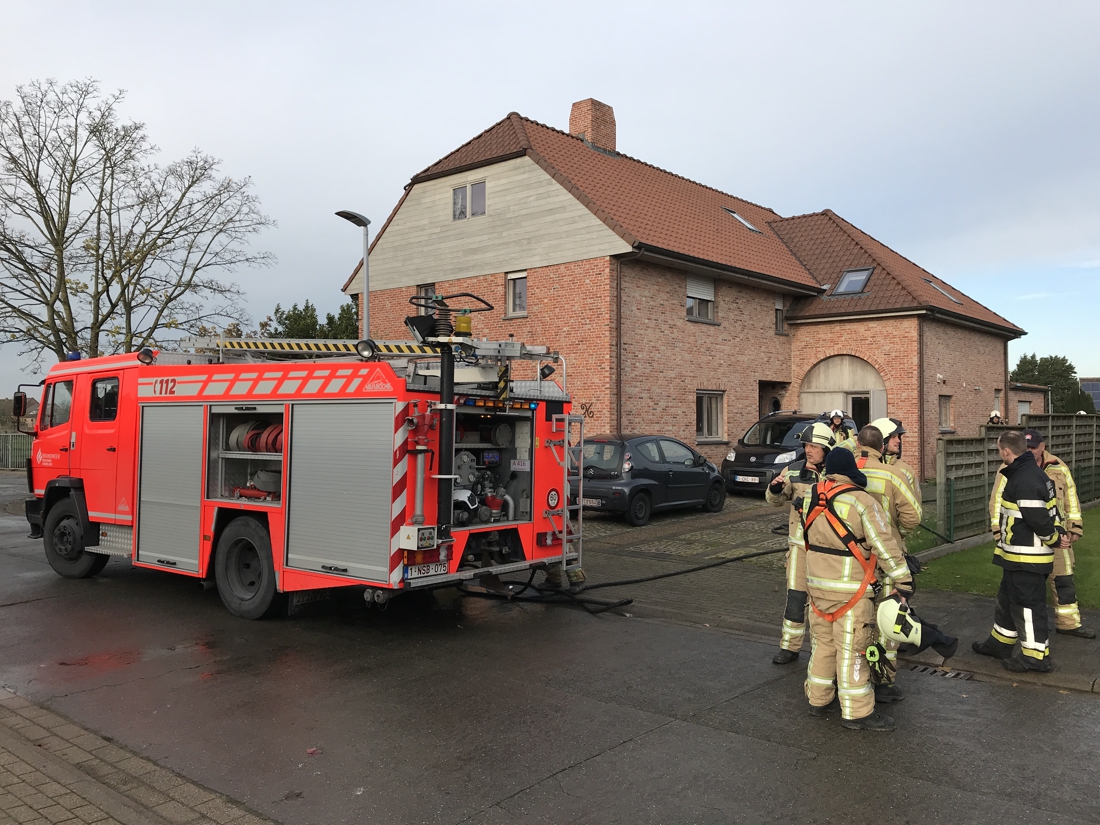 Veel brandweer voor brand in grote villa