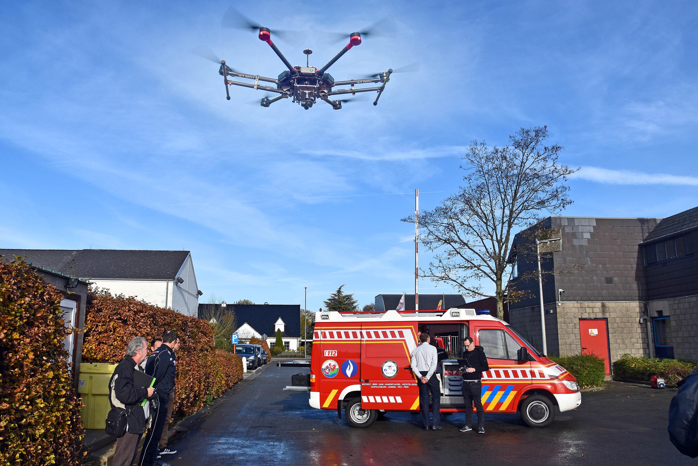 Brandweer bouwt ‘dronemobiel’