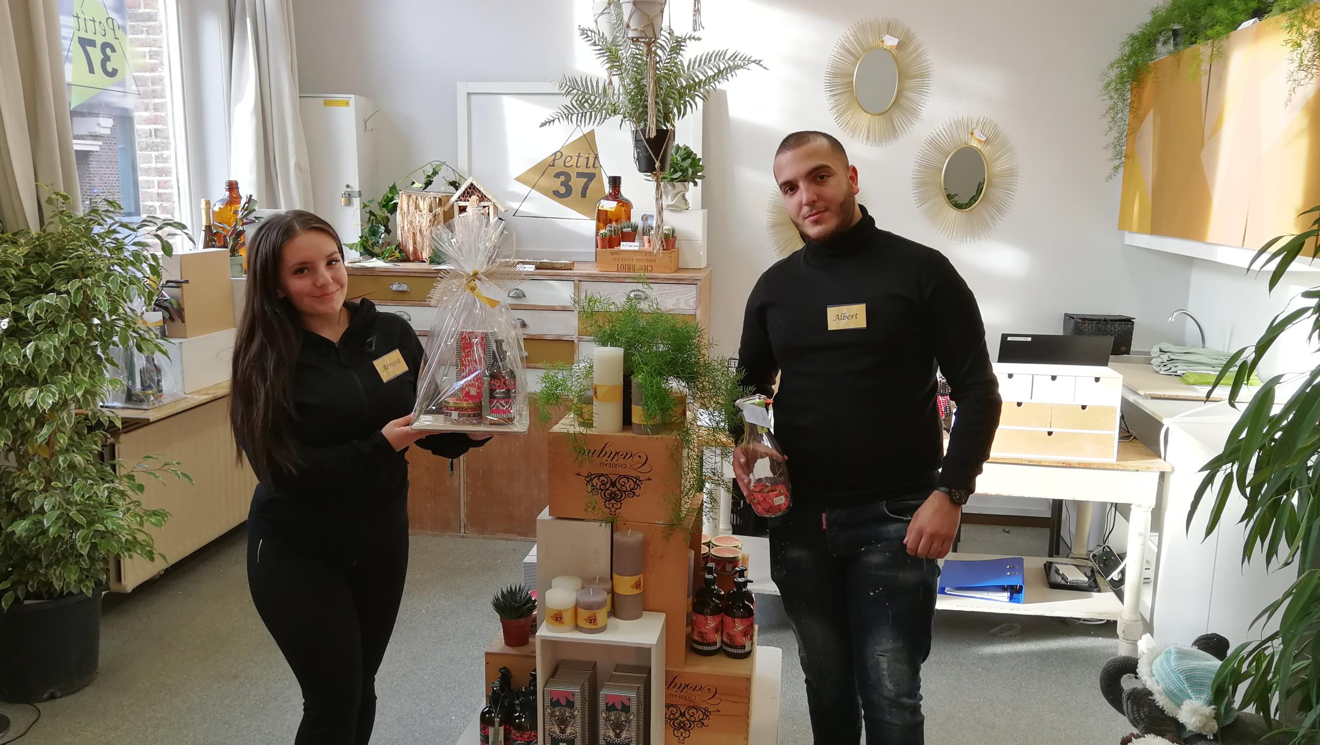 Straat telt plots twee pop-ups: keuze uit zelfgemaakte geschenken en sintchocolade