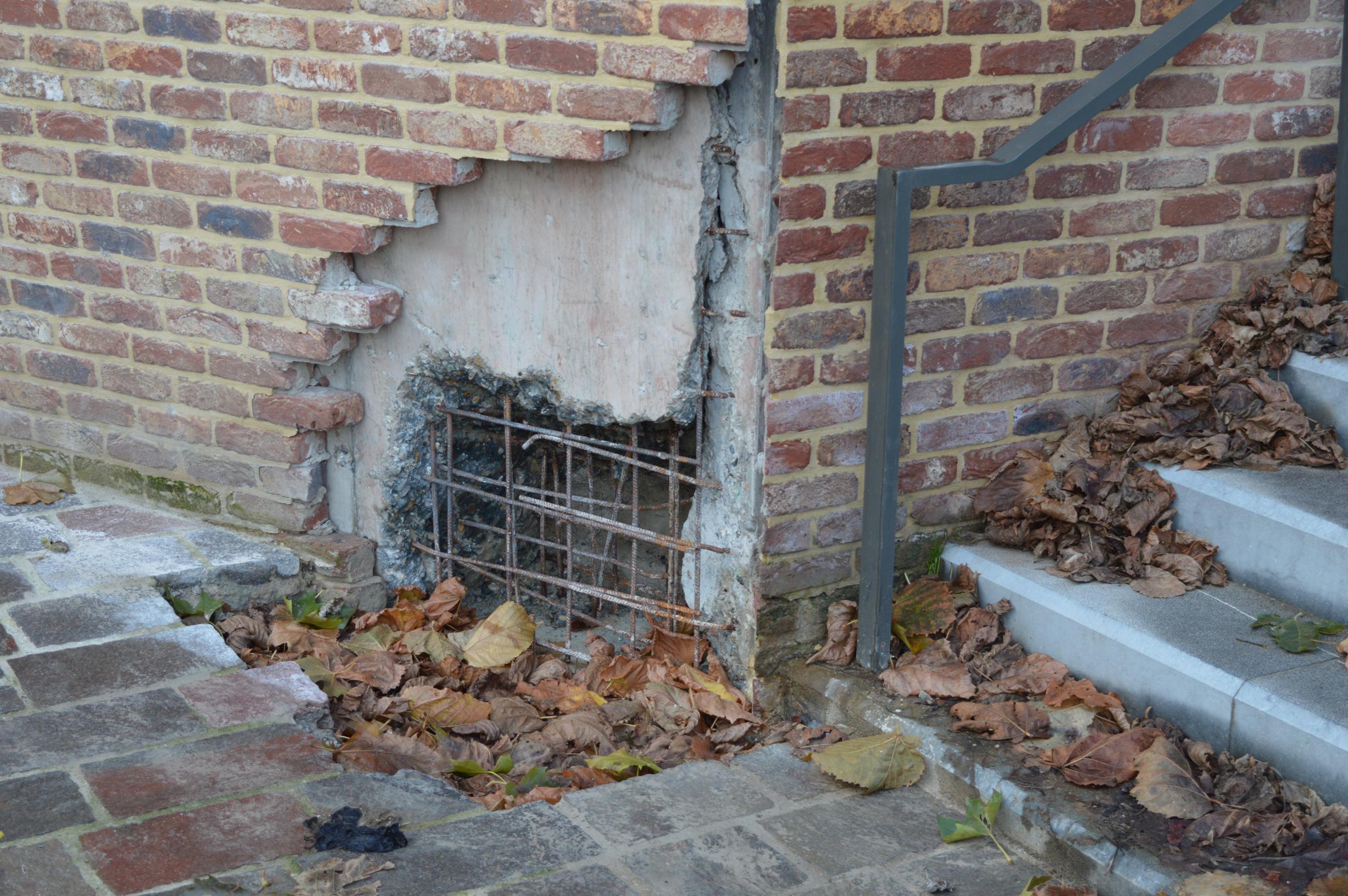Nieuwe kerkmuur gaat twee jaar na bouw tegen de grond
